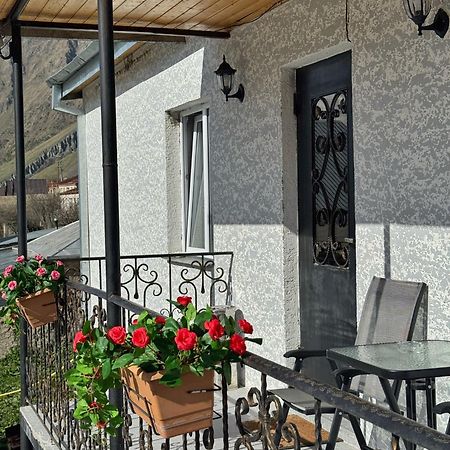 Hotel Elia Kazbegi ภายนอก รูปภาพ