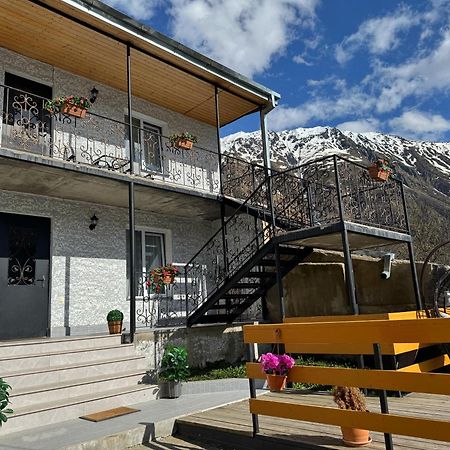 Hotel Elia Kazbegi ภายนอก รูปภาพ
