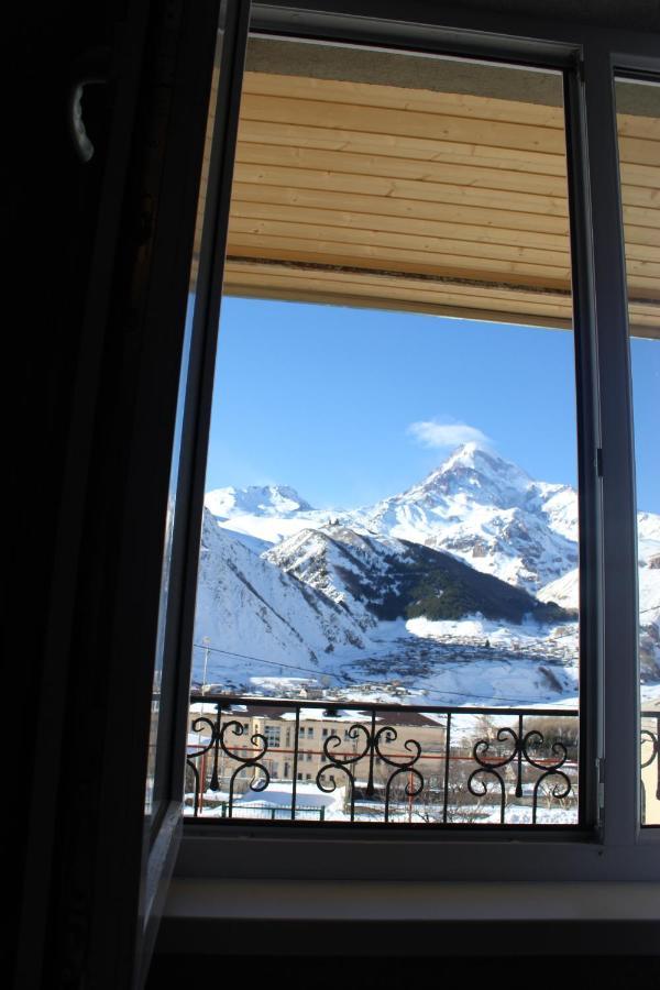 Hotel Elia Kazbegi ภายนอก รูปภาพ