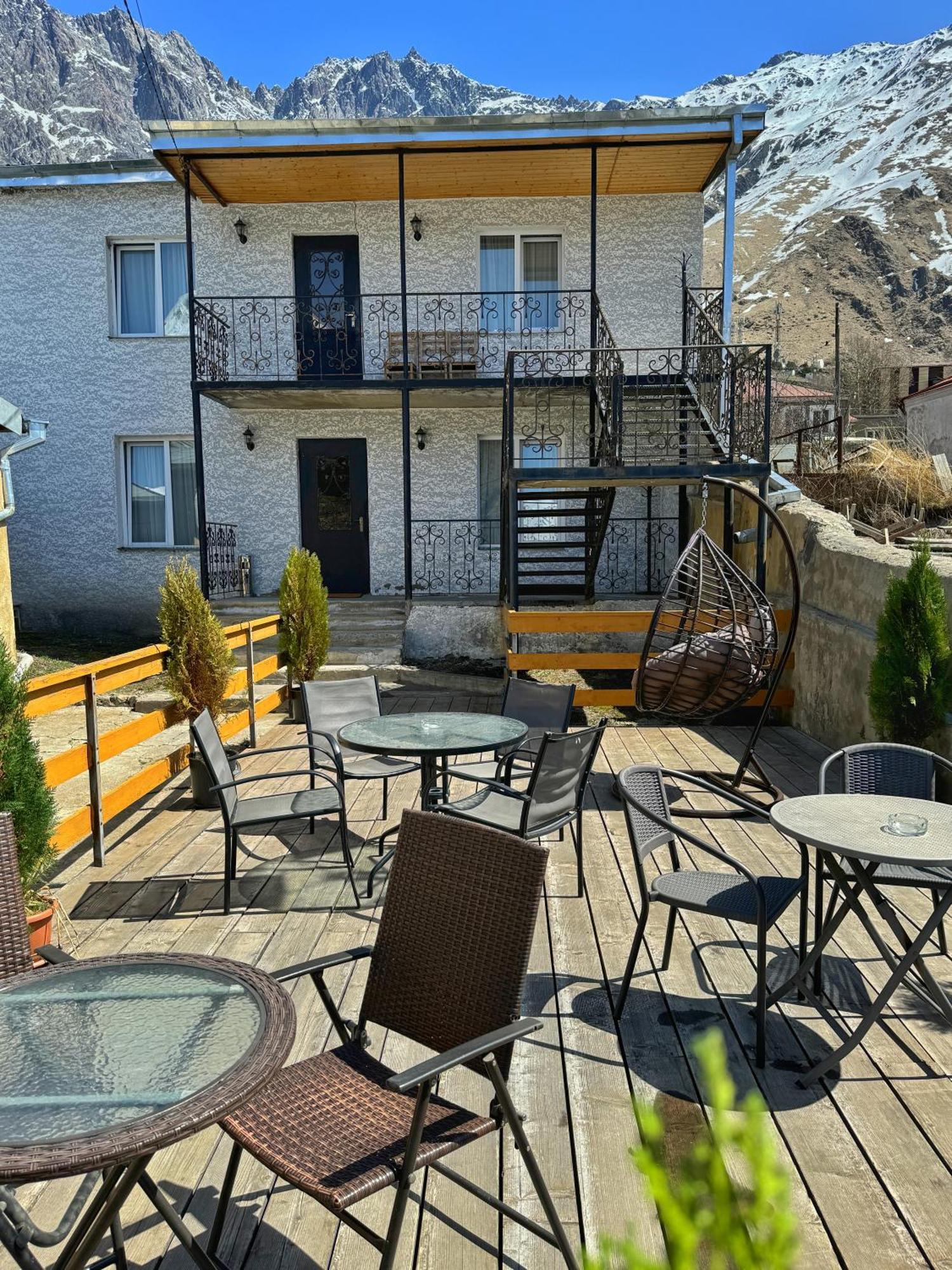 Hotel Elia Kazbegi ภายนอก รูปภาพ