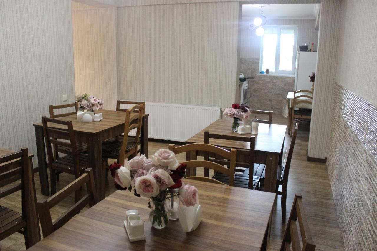 Hotel Elia Kazbegi ภายนอก รูปภาพ